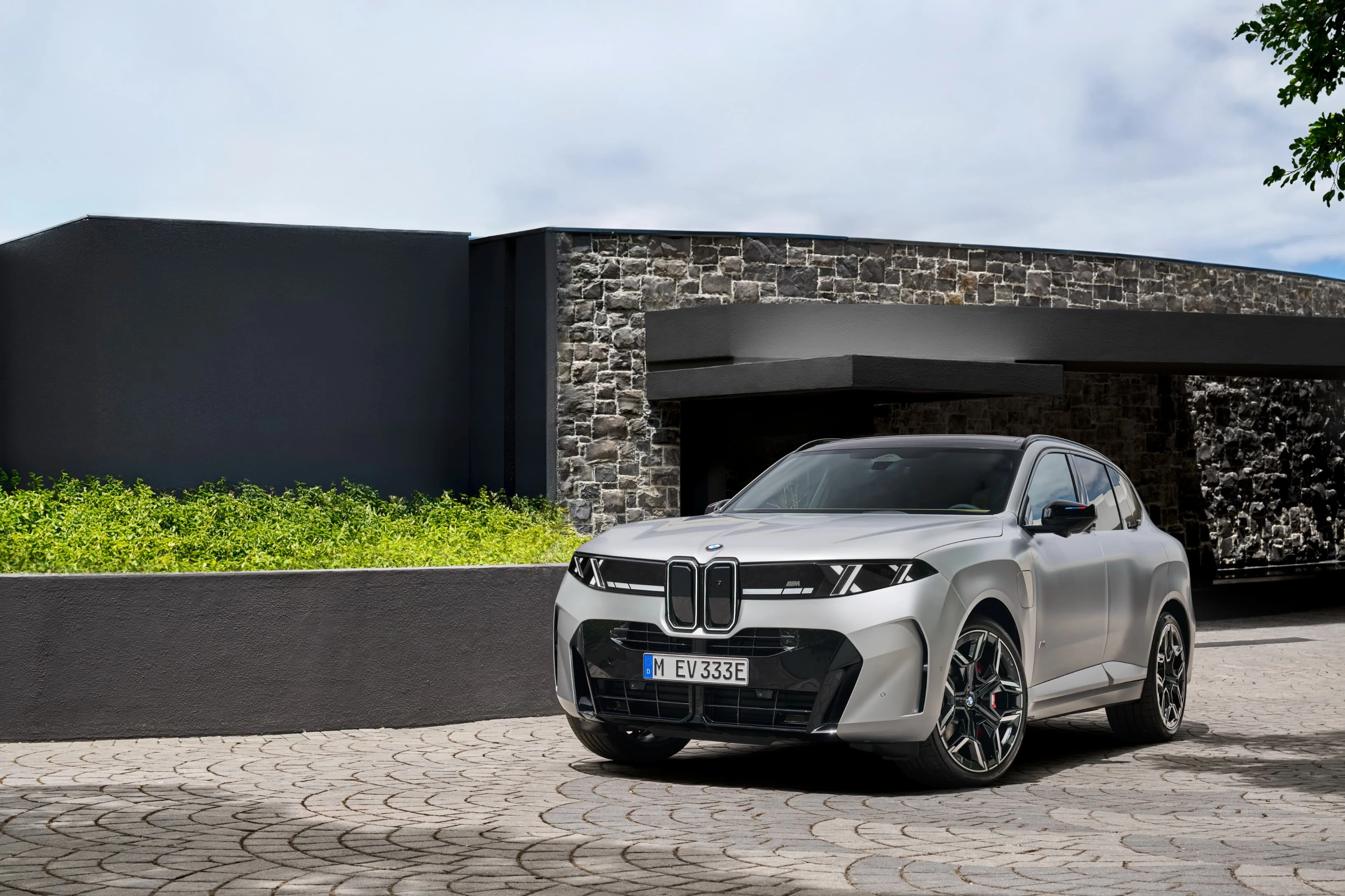 POZVÁNKA NA PŘEDSTAVENÍ NOVÉHO BMW iX5 A X5 | BMW AUTOWALLIS PRAHA | 15.9.2026